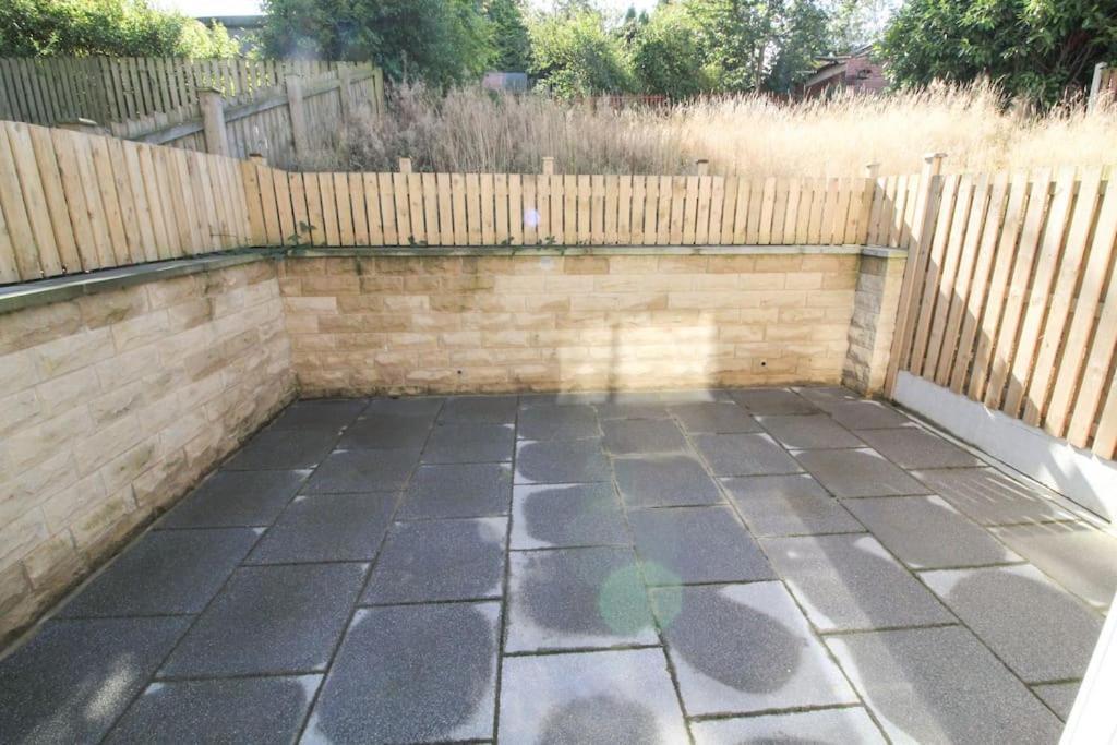 Modern 3 Bed, Contractors Welcome, Bradford Bagian luar foto